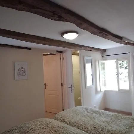 ゲストハウス Domaine De Cadenne サン・タントナン