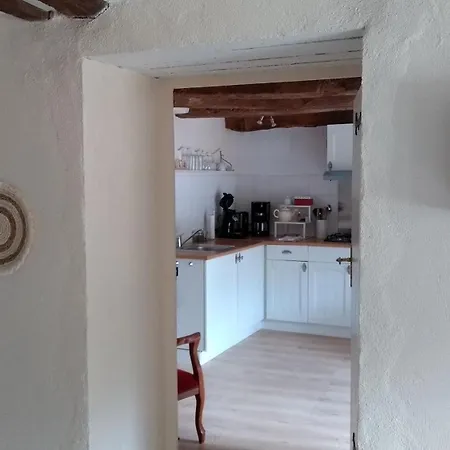 Penzion Domaine De Cadenne